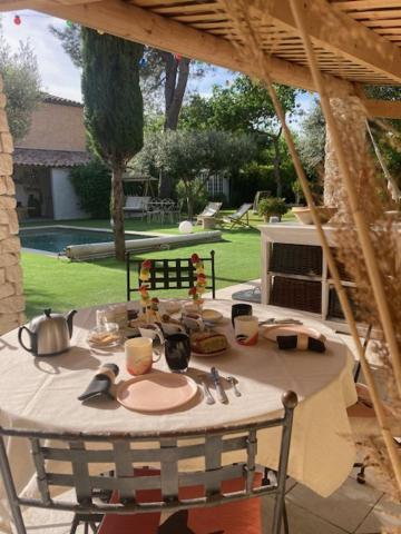 La Maison 1440 LʼIsle-sur-la-Sorgue Exterior foto